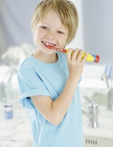 Oral-B Brosse à dents électrique pour enfant avec Mickey de Disney