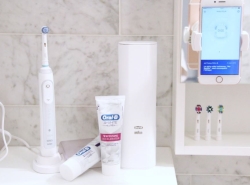 Brosse à dents électrique de la marque Oral-B avec une technologie bluetooth